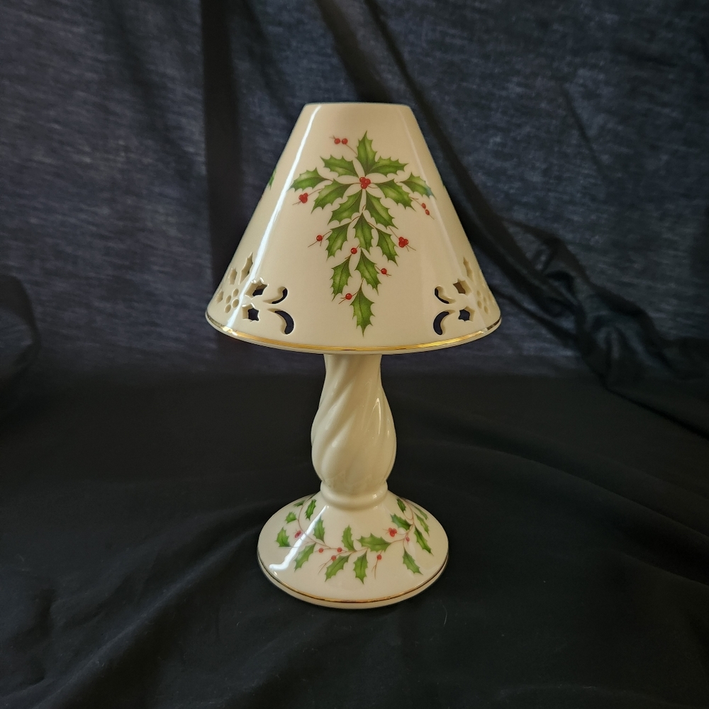 Lenox Holiday 2 Pc Tea Light Votive Candle Lamp 10" Holly Berry